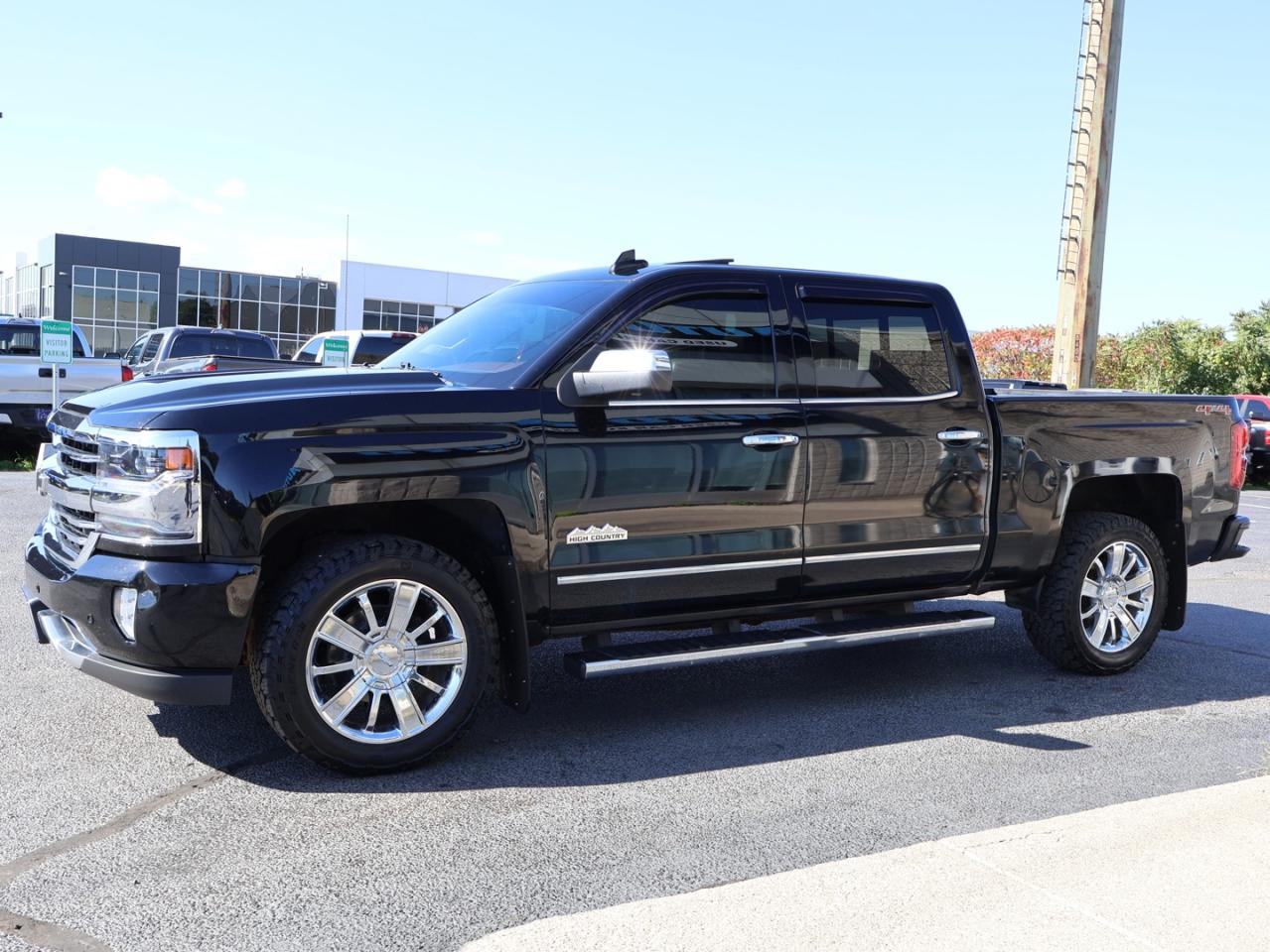 2017 Chevrolet Silverado 1500 V8 HIGH COUNTRY CREW 4WD CERTIFIED *CHEVY MAINTAIN* CAMERA NAV BLUETOOTH LEATHER HEATED SEATS SUNROOF CRUISE ALLOYS Photo2