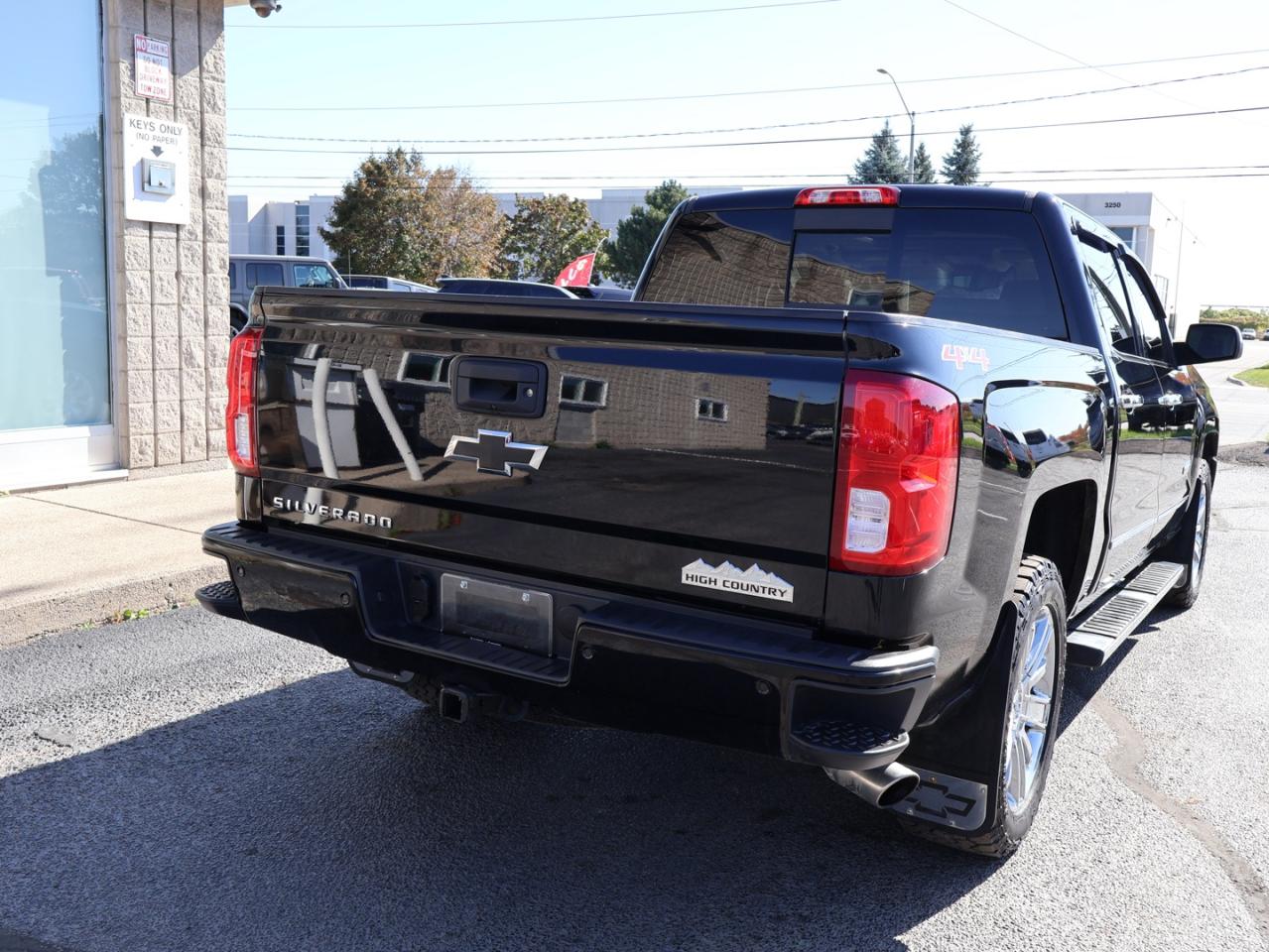 2017 Chevrolet Silverado 1500 V8 HIGH COUNTRY CREW 4WD CERTIFIED *CHEVY MAINTAIN* CAMERA NAV BLUETOOTH LEATHER HEATED SEATS SUNROOF CRUISE ALLOYS - Photo #6