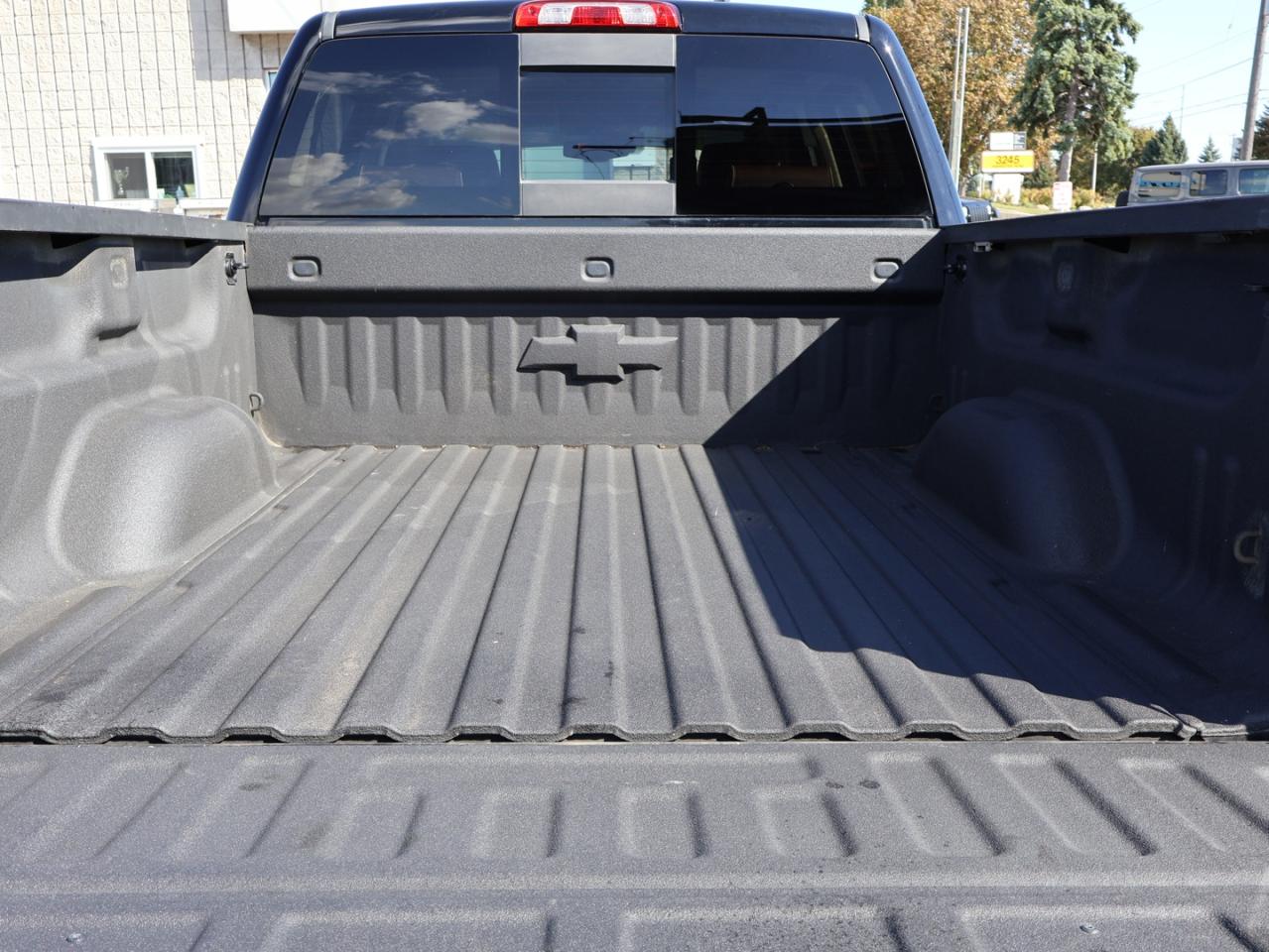 2017 Chevrolet Silverado 1500 V8 HIGH COUNTRY CREW 4WD CERTIFIED *CHEVY MAINTAIN* CAMERA NAV BLUETOOTH LEATHER HEATED SEATS SUNROOF CRUISE ALLOYS - Photo #39