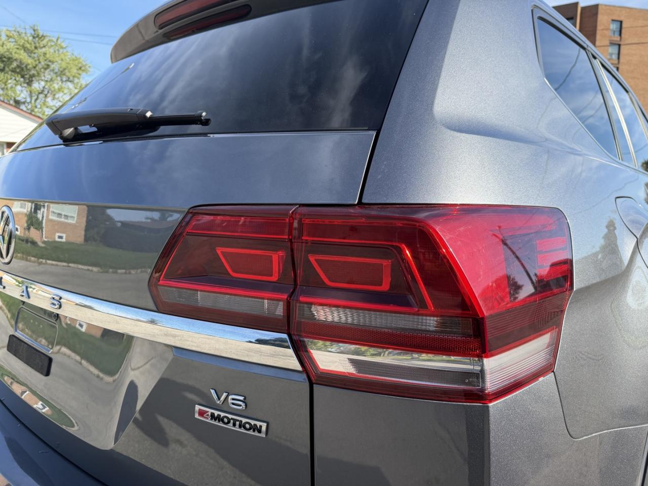 2018 Volkswagen Atlas HIGHLINE V6 4MOTION - Photo #6