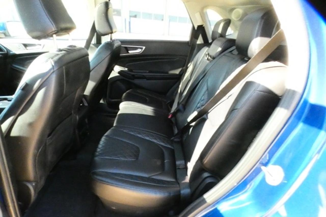 2023 Ford Edge Titanium AWD w/Htd Leather, pano S/R, BUC - Photo #10