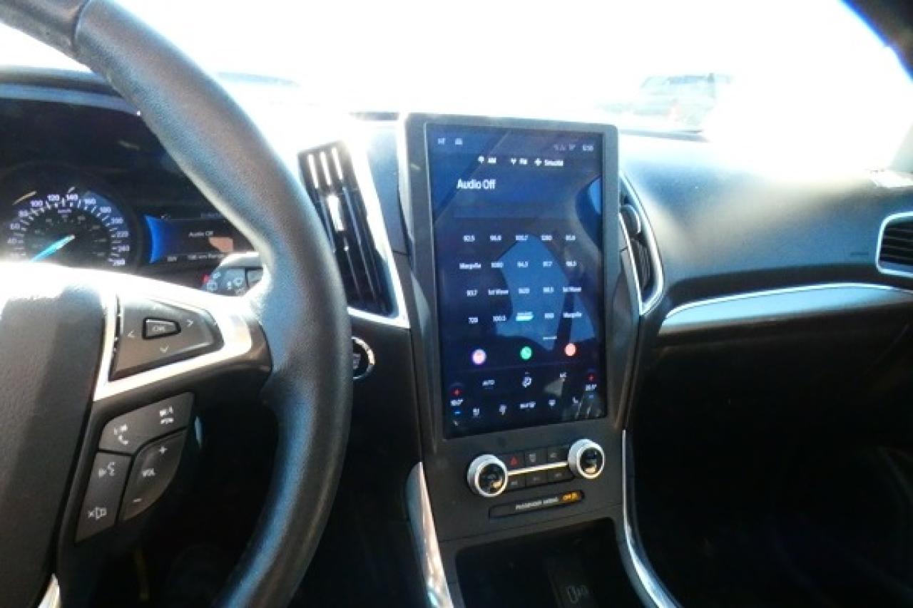 2023 Ford Edge Titanium AWD w/Htd Leather, pano S/R, BUC - Photo #15