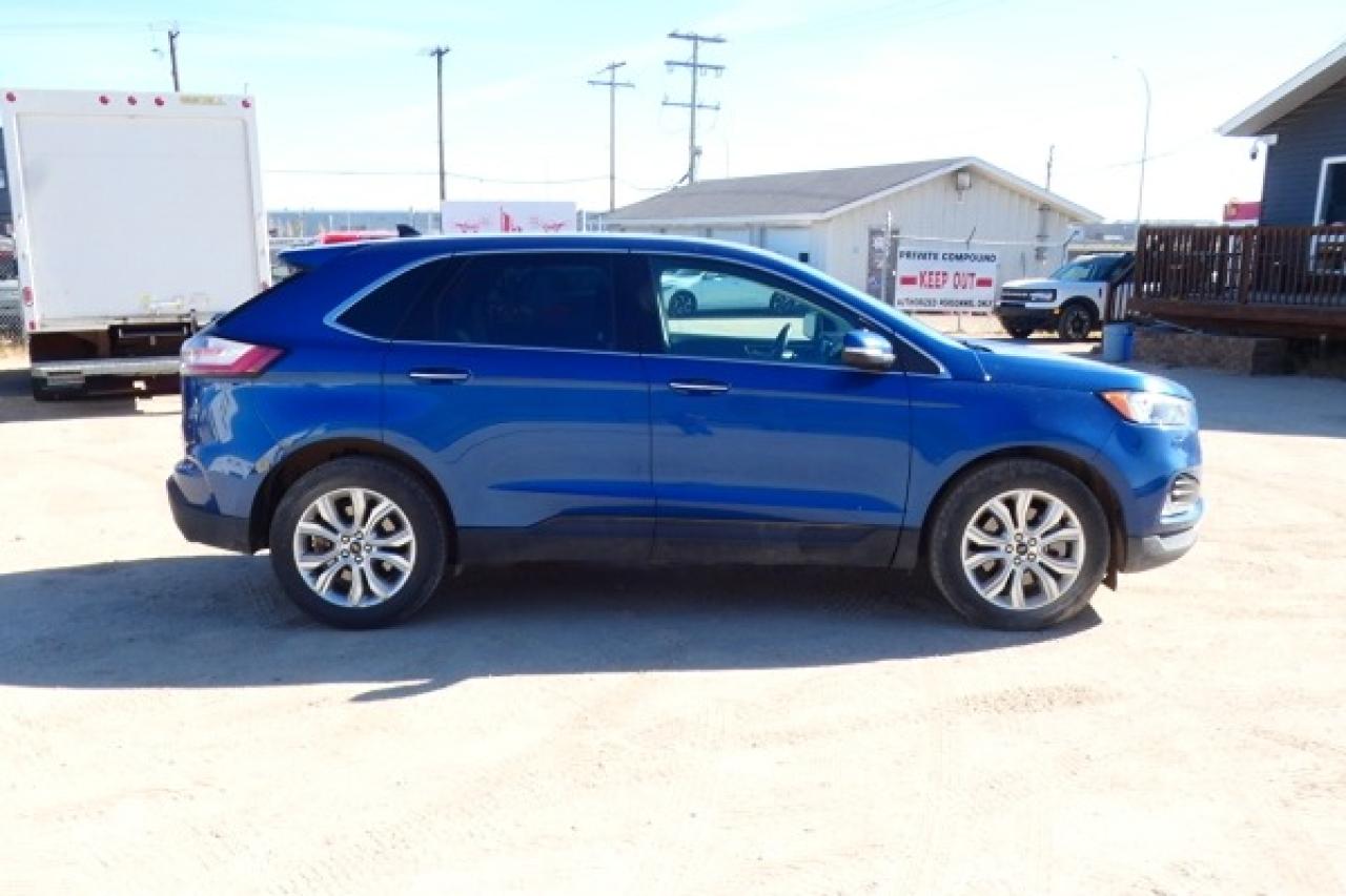 2023 Ford Edge Titanium AWD w/Htd Leather, pano S/R, BUC - Photo #5