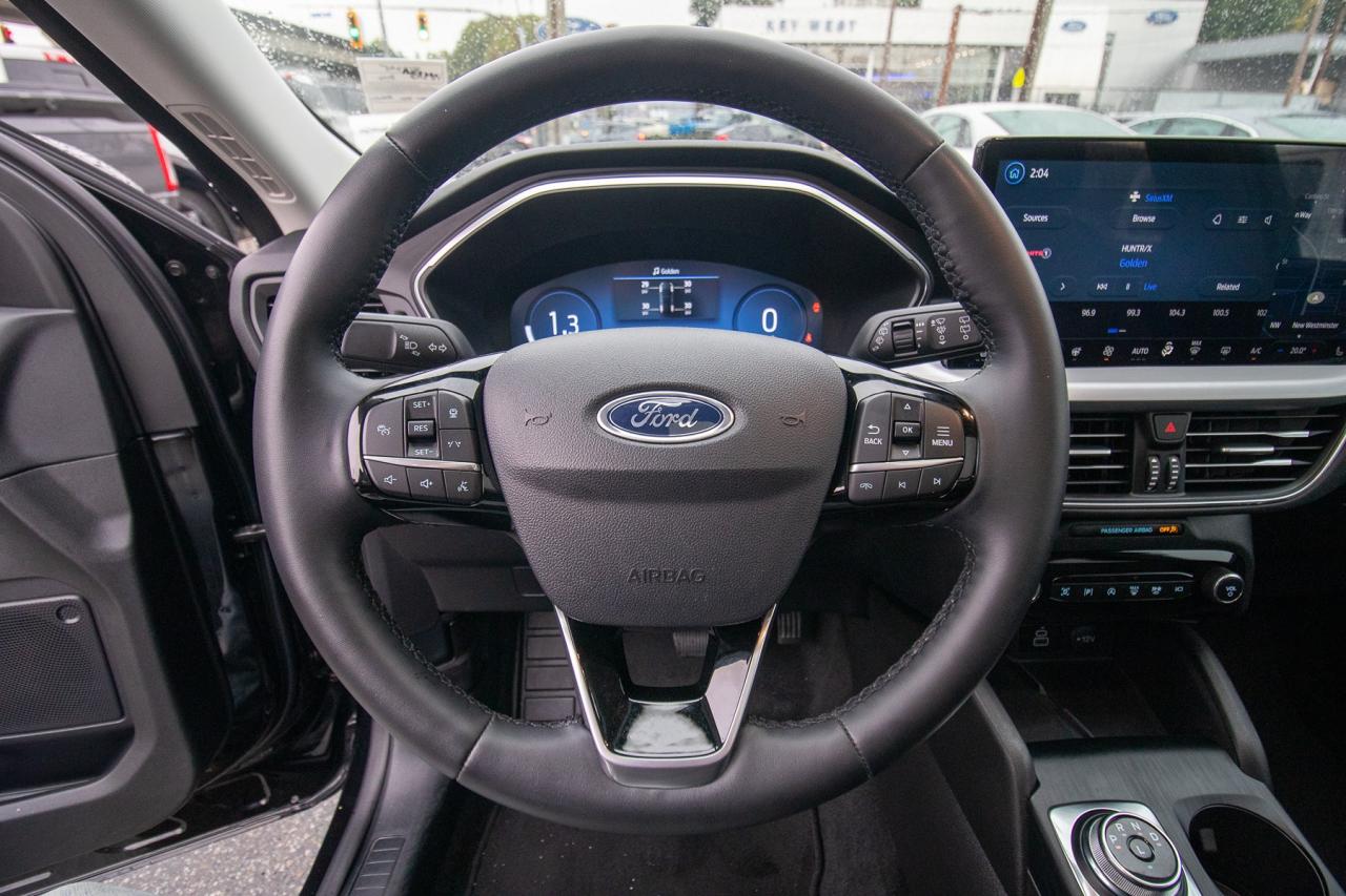 2024 Ford Escape Platinum AWD Photo5