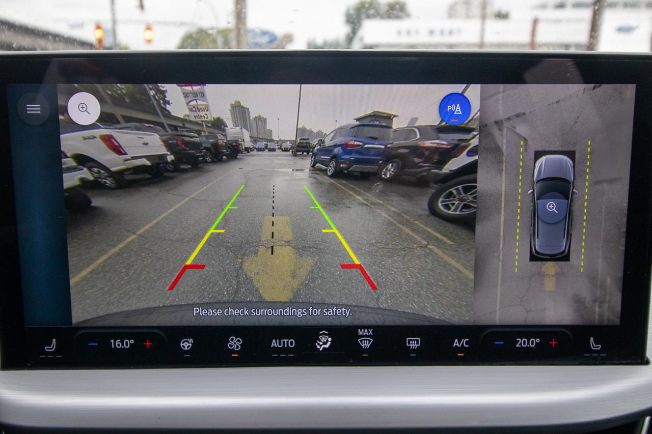 2024 Ford Escape Platinum AWD Photo5