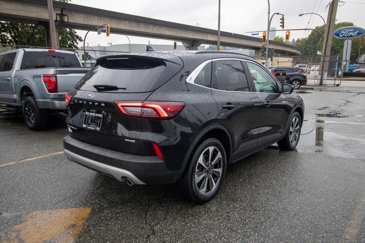 2024 Ford Escape Platinum AWD Photo4