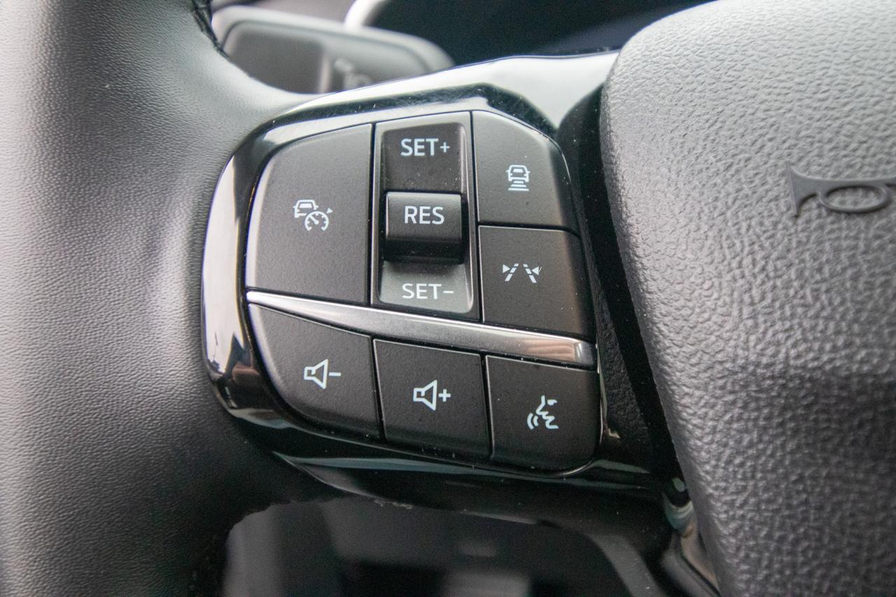 2024 Ford Escape Platinum AWD Photo5