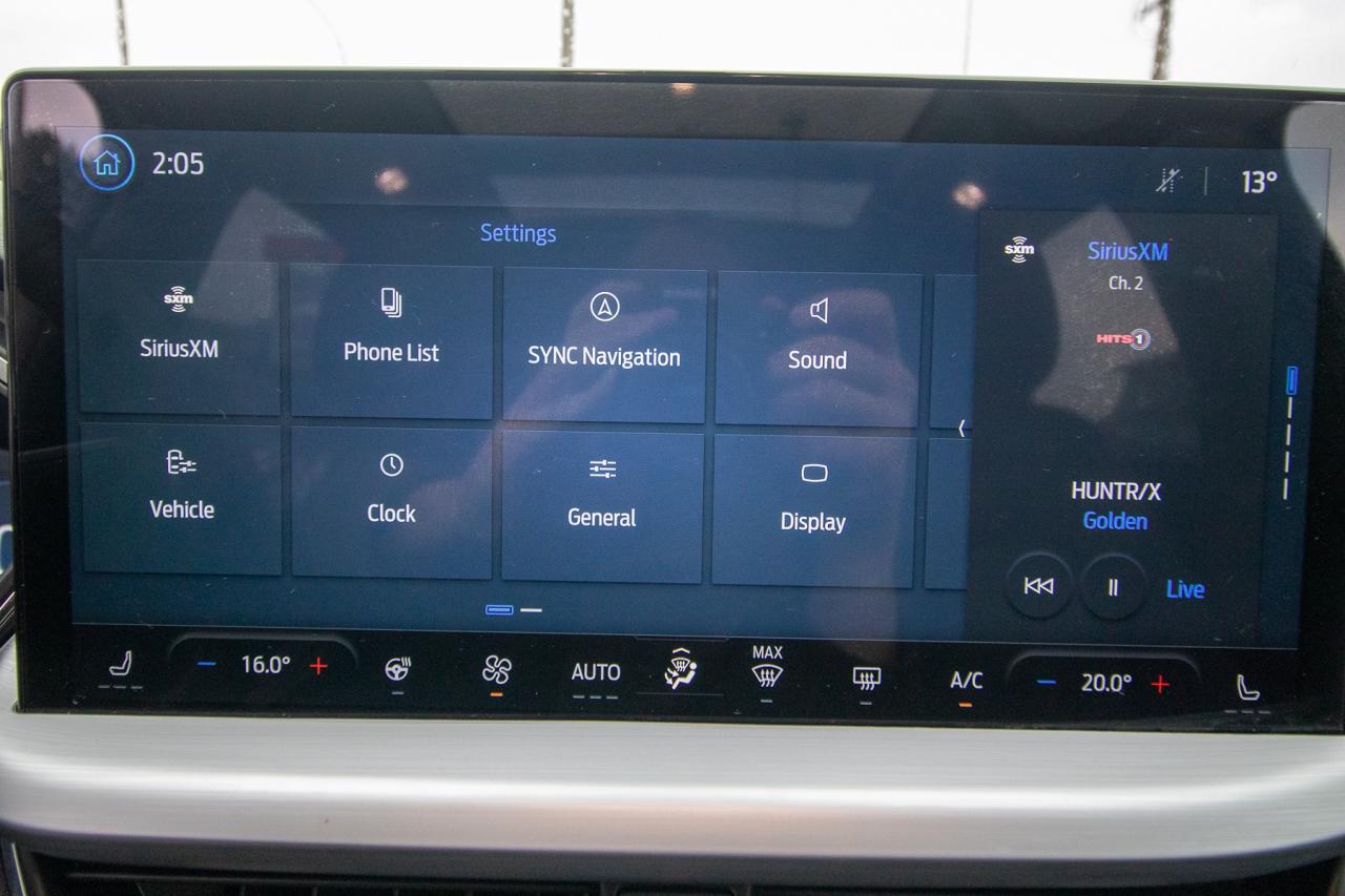 2024 Ford Escape Platinum AWD Photo5