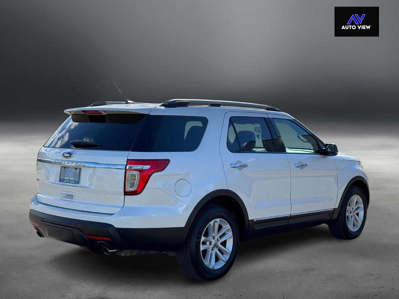 2011 Ford Explorer XLT **CERTIFIED** - Photo #5