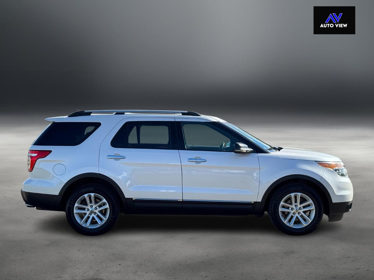 2011 Ford Explorer XLT **CERTIFIED** - Photo #4