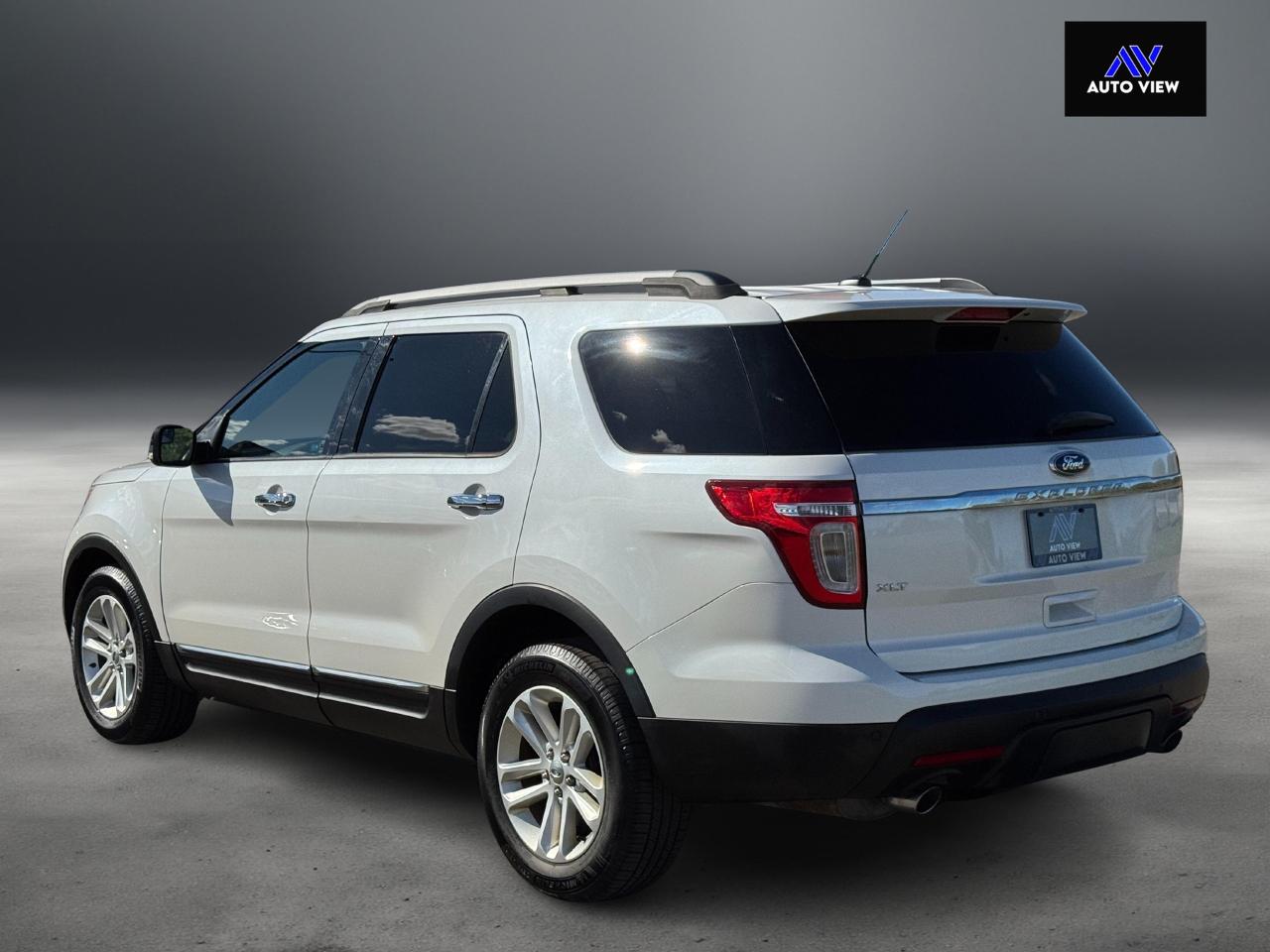 2011 Ford Explorer XLT **CERTIFIED** - Photo #7