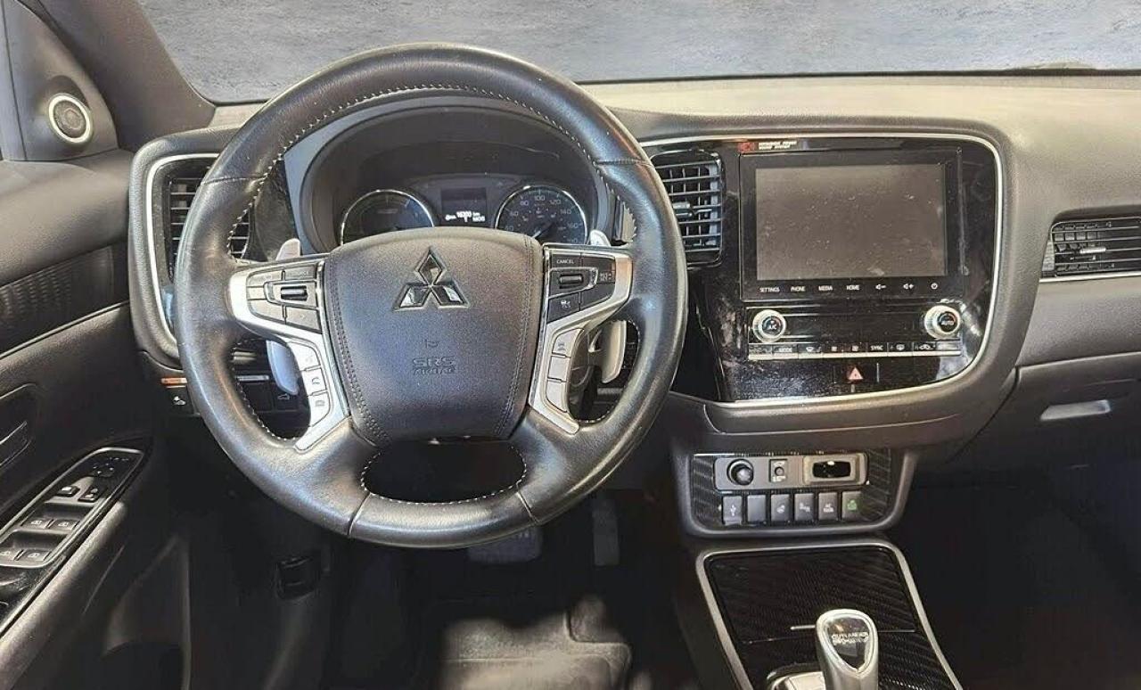 2022 Mitsubishi Outlander PHEV GT Photo