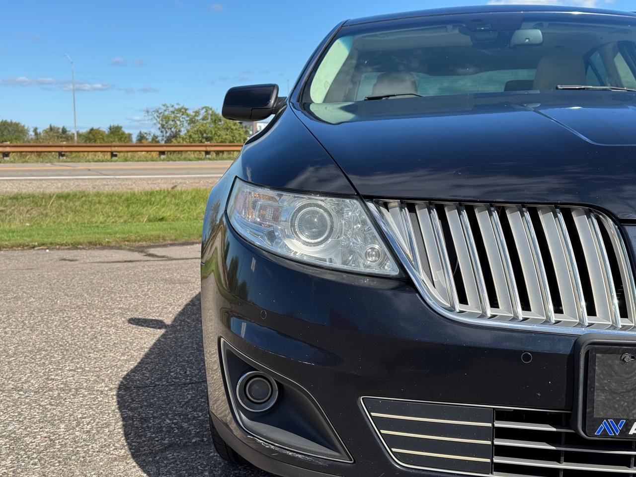 2009 Lincoln MKS AWD **CLEAN CARFAX** - Photo #11
