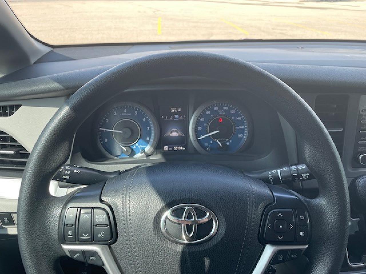 2020 Toyota Sienna LE AWD Photo