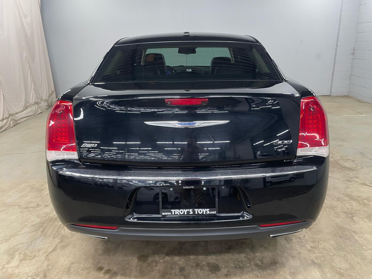 2015 Chrysler 300 Touring  Photo5