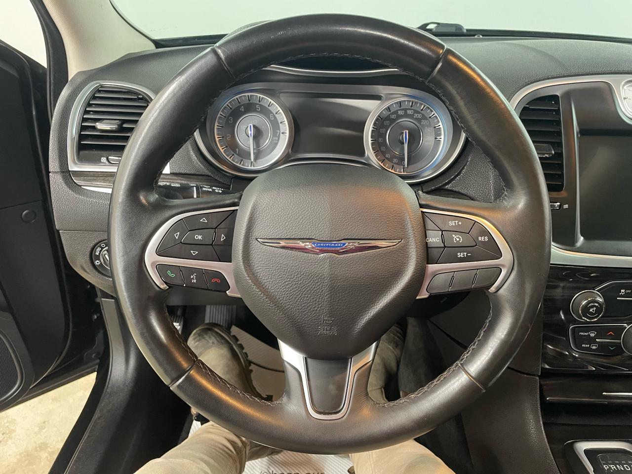 2015 Chrysler 300 Touring  Photo8