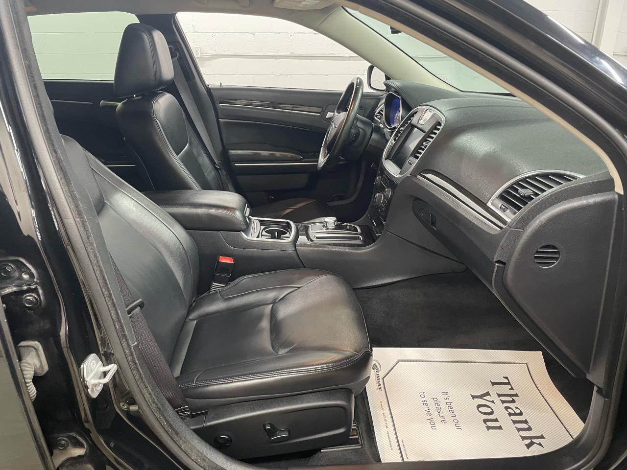 2015 Chrysler 300 Touring  Photo16