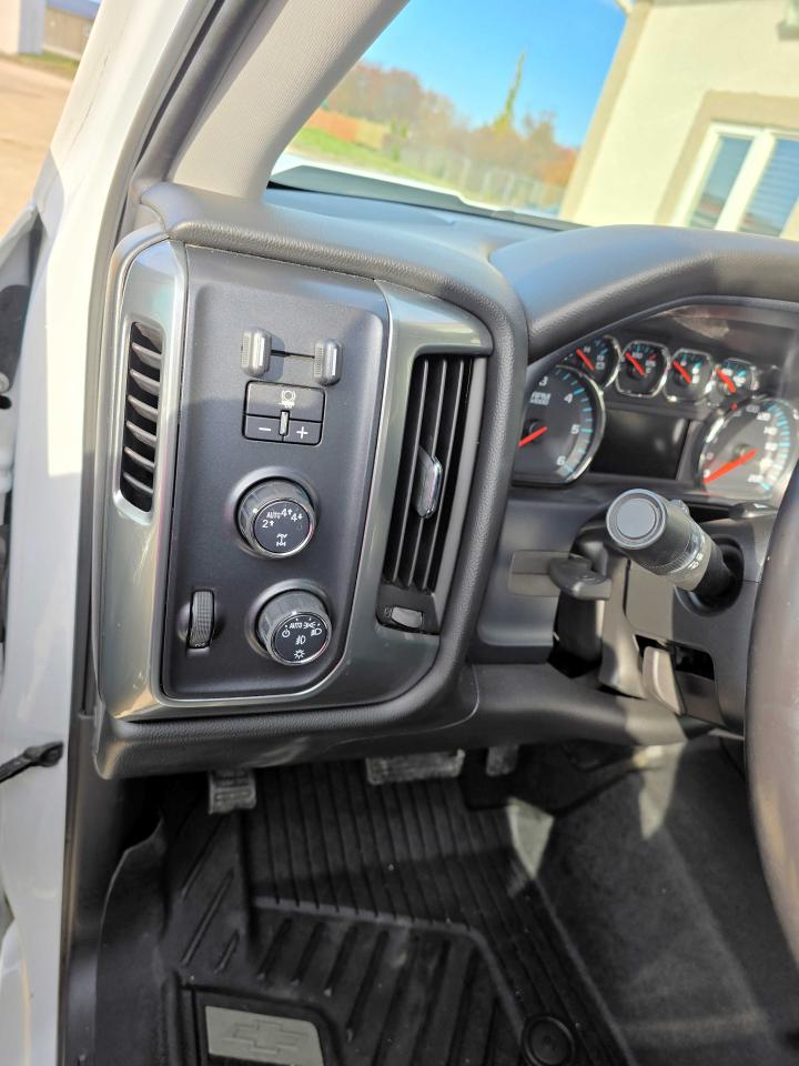 2017 Chevrolet Silverado 1500 LT Crew 122,445 KM 5.3 L V-8 - Photo #8