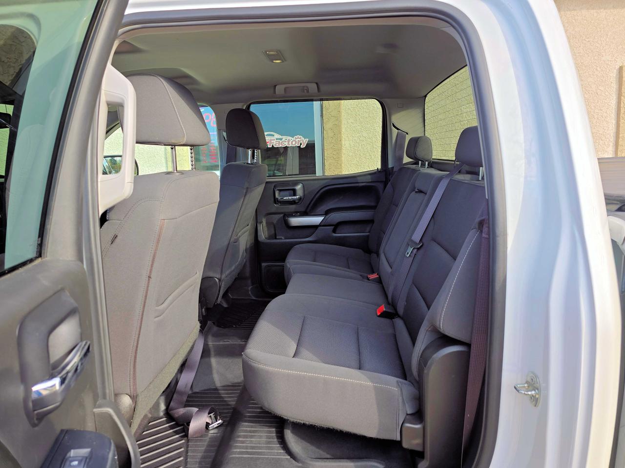 2017 Chevrolet Silverado 1500 LT Crew 122,445 KM 5.3 L V-8 - Photo #7