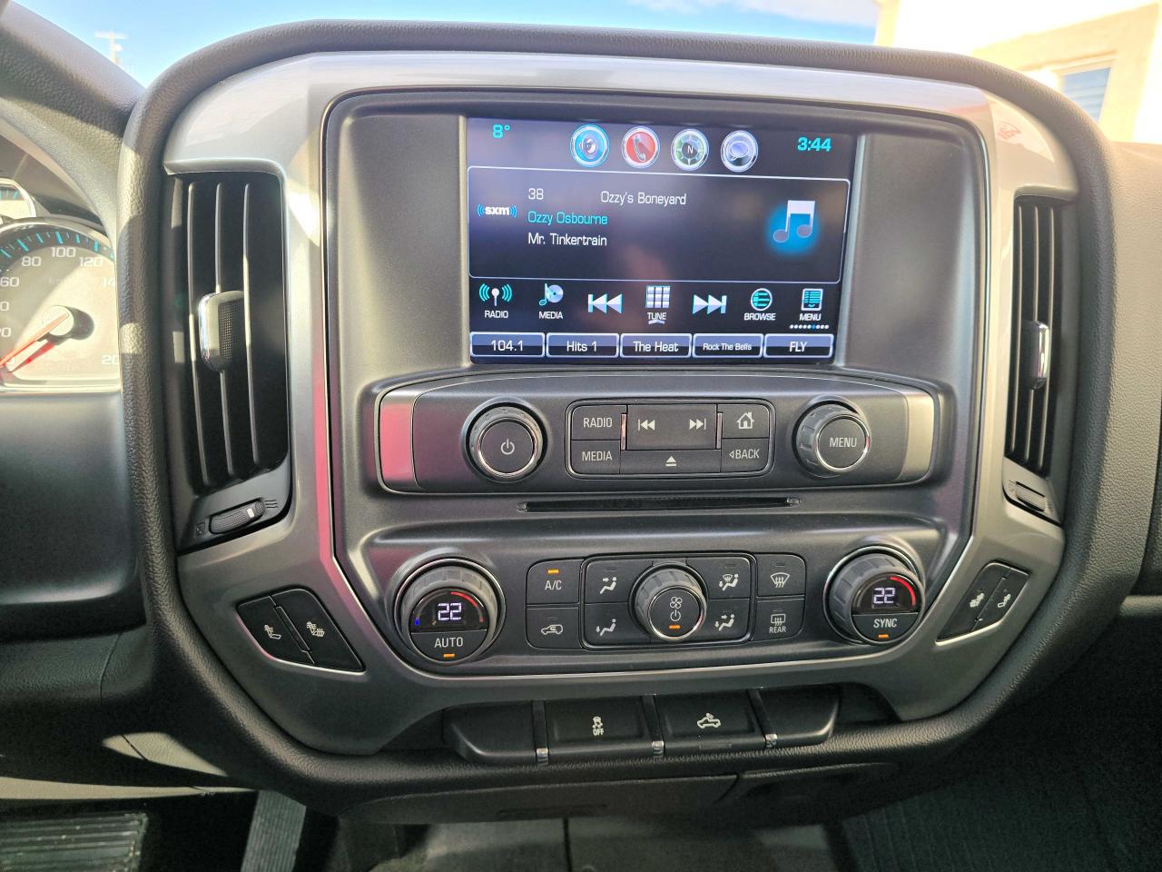 2017 Chevrolet Silverado 1500 LT Crew 122,445 KM 5.3 L V-8 - Photo #11