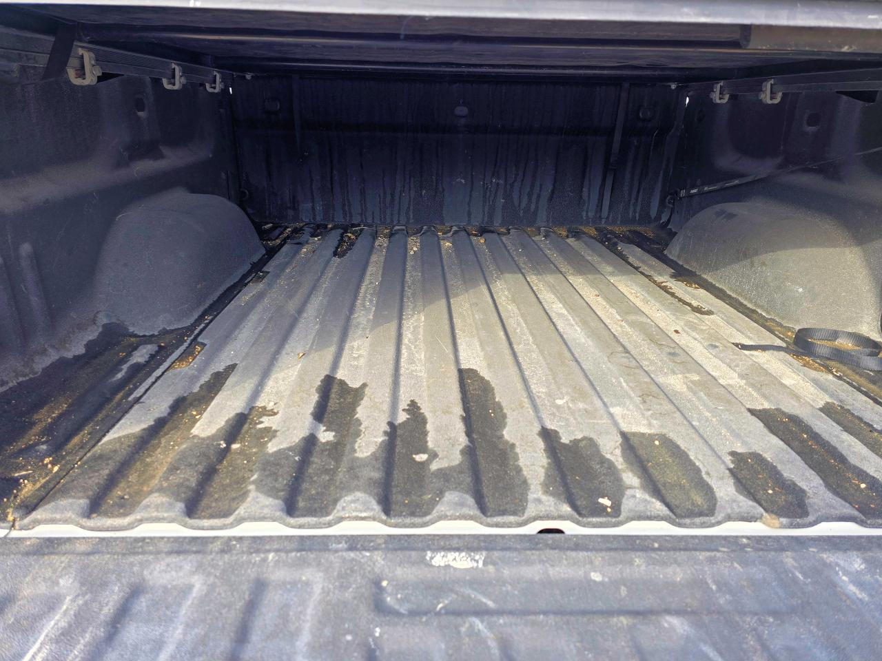 2017 Chevrolet Silverado 1500 LT Crew 122,445 KM 5.3 L V-8 - Photo #15