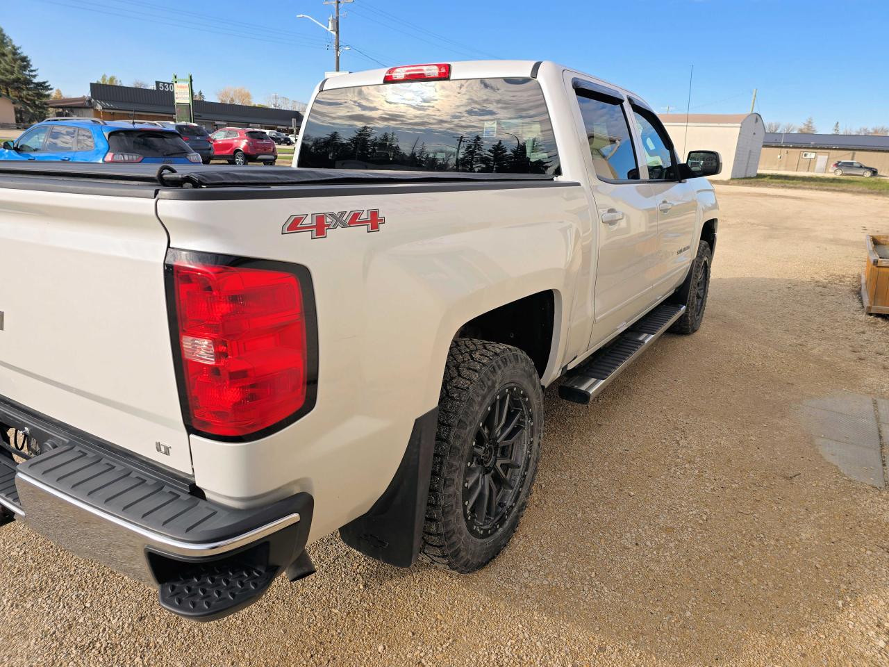 2017 Chevrolet Silverado 1500 LT Crew 122,445 KM 5.3 L V-8 - Photo #17