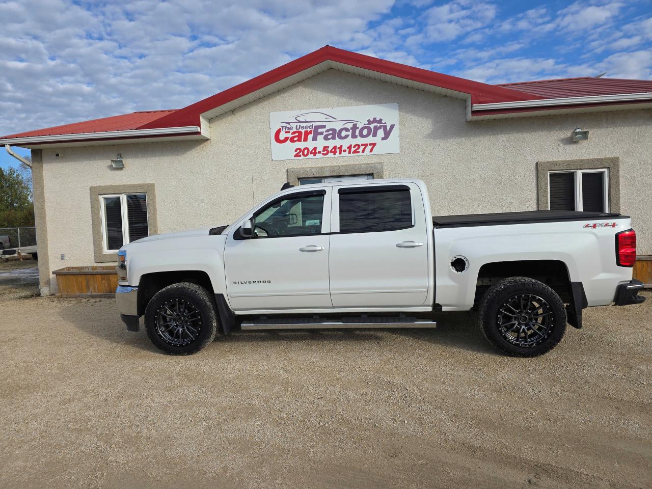 2017 Chevrolet Silverado 1500 LT Crew 122,445 KM 5.3 L V-8 - Photo #1