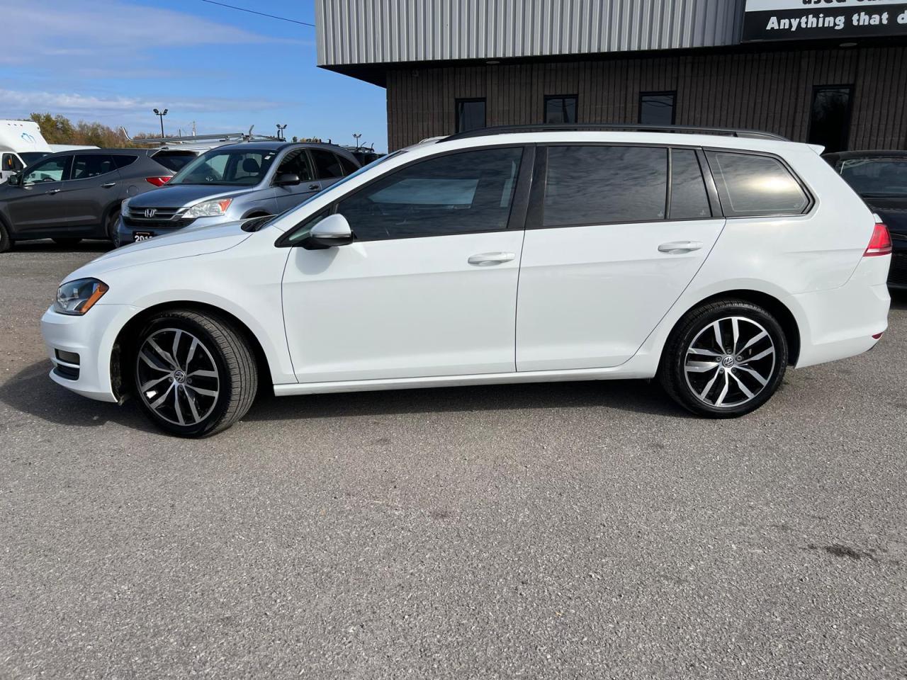2017 Volkswagen Golf SportWagen 4dr DSG 1.8 TSI Highline 4MOTION - Photo #2