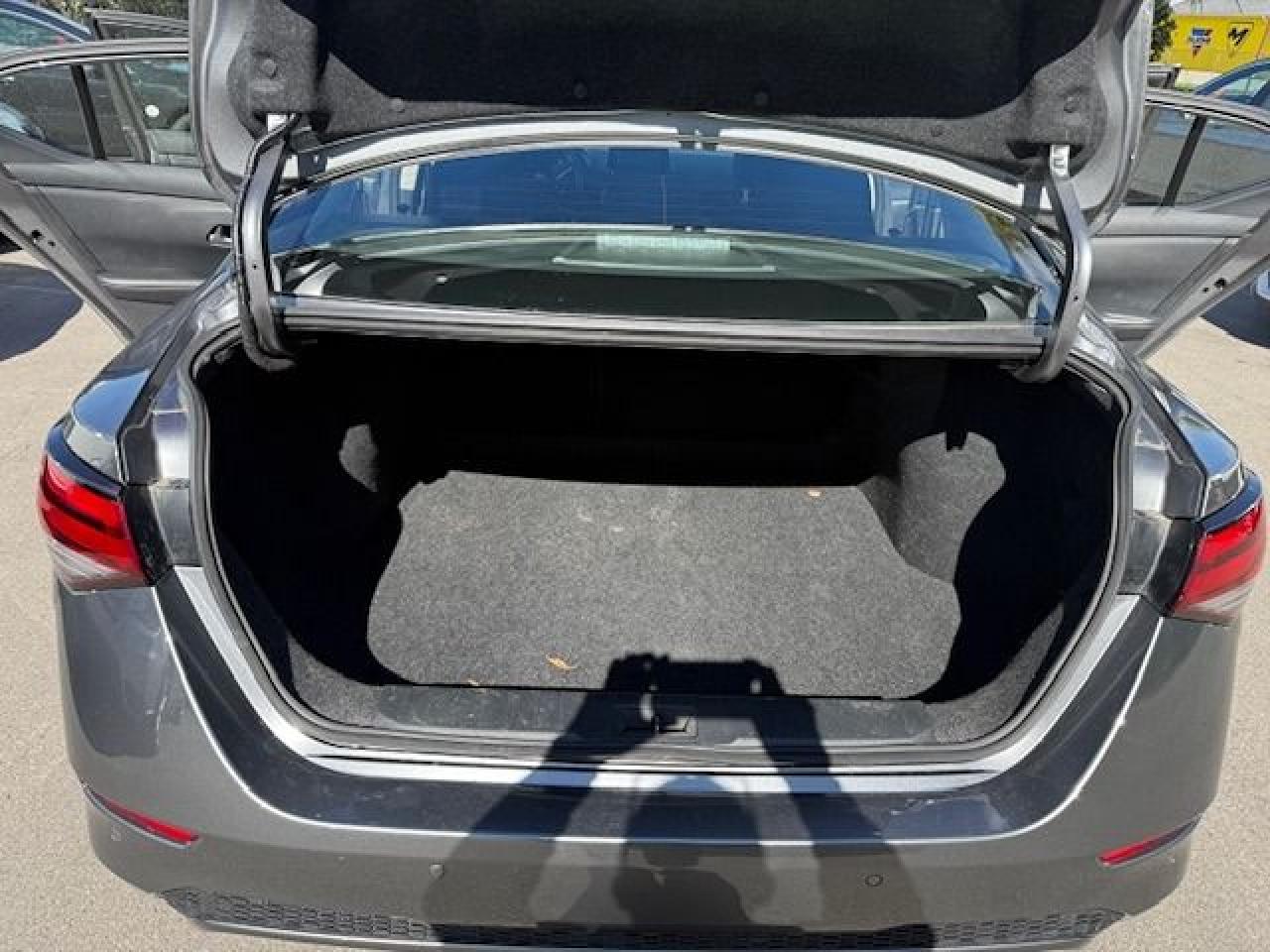 2020 Nissan Sentra SV Photo3