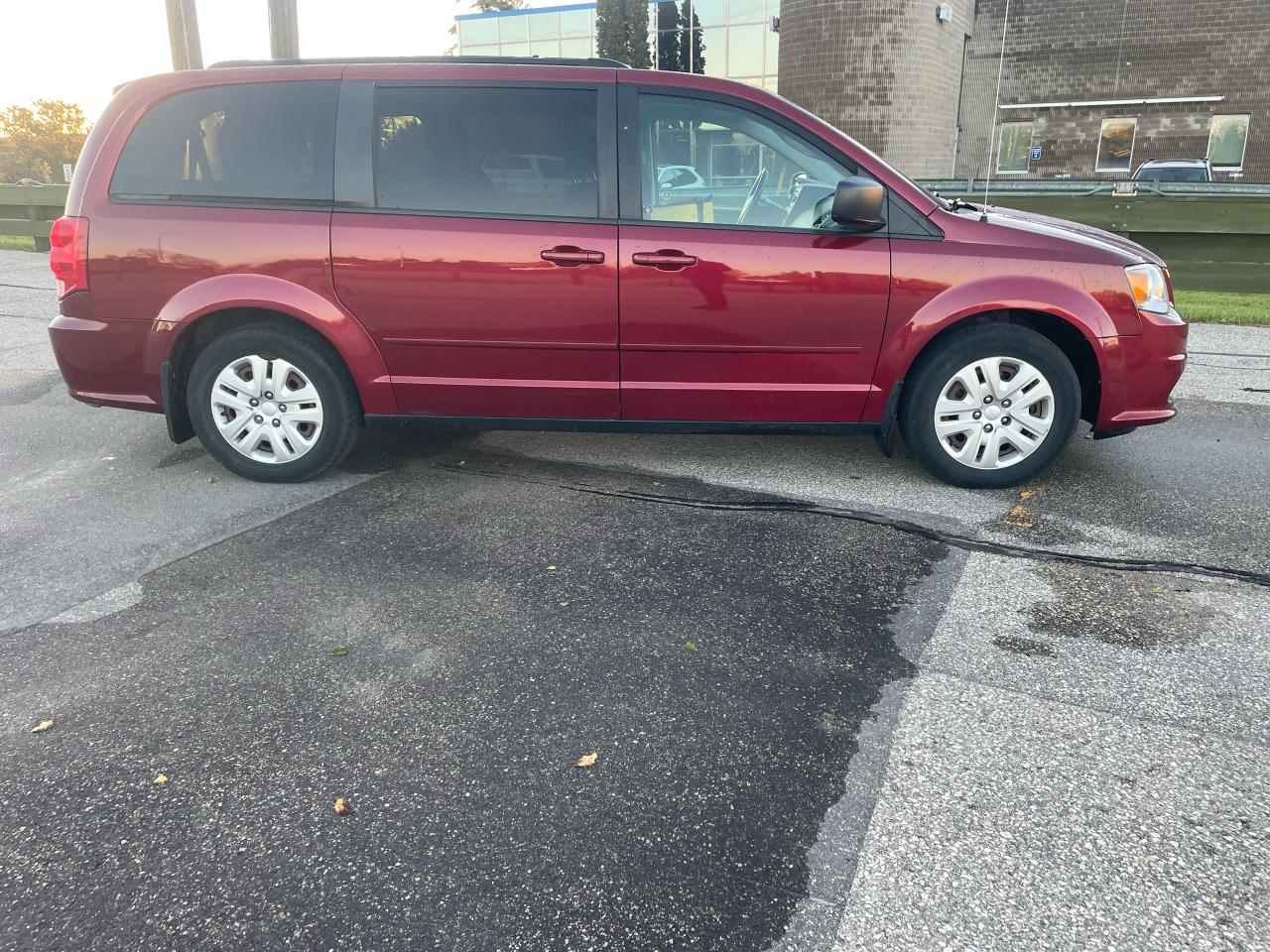 2014 Dodge Grand Caravan SXT - Photo #4