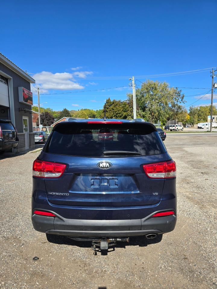 2016 Kia Sorento AWD 4dr 3.3L LX+ 7-Seater - Photo #7