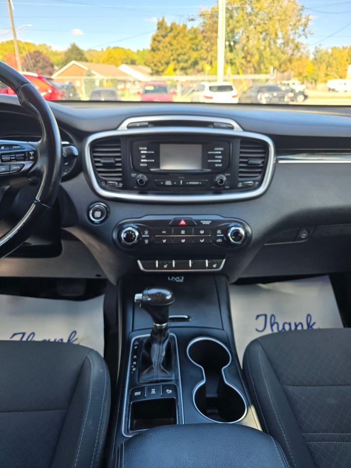 2016 Kia Sorento AWD 4dr 3.3L LX+ 7-Seater - Photo #12