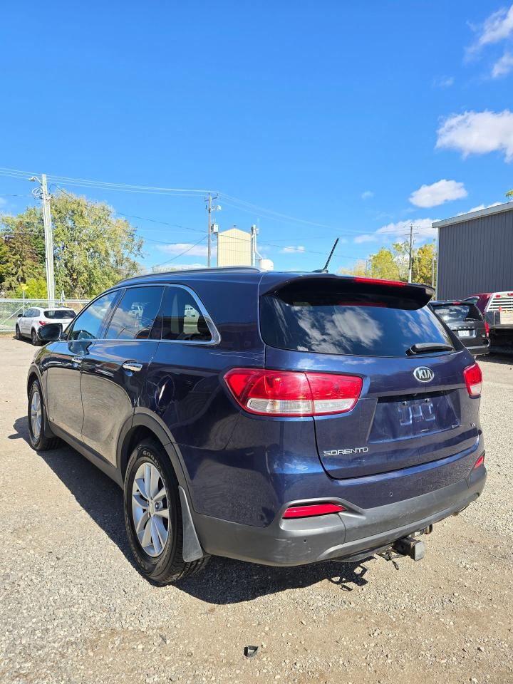 2016 Kia Sorento AWD 4dr 3.3L LX+ 7-Seater - Photo #13