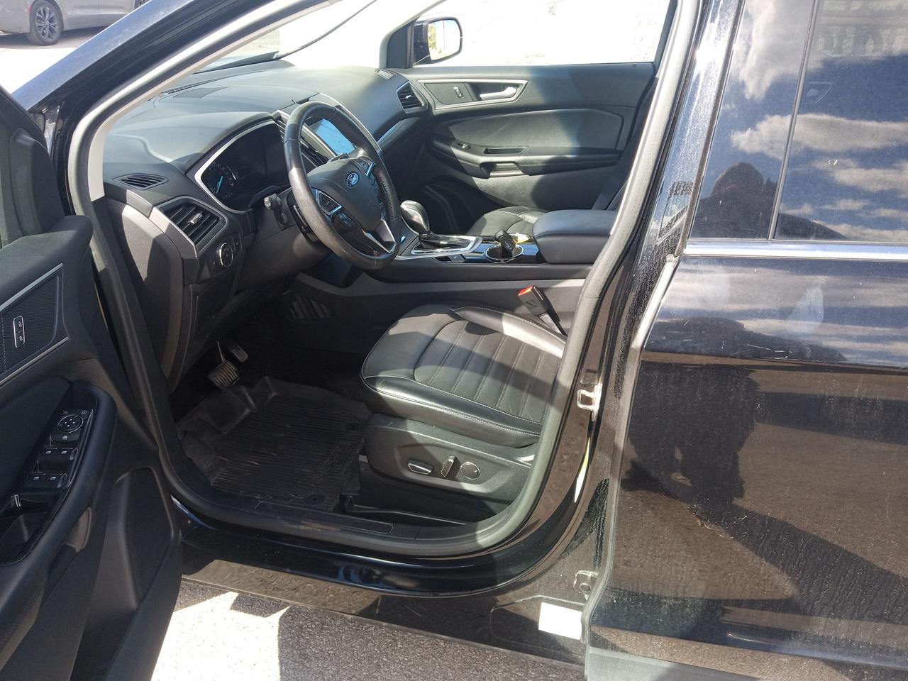 2018 Ford Edge SEL Photo