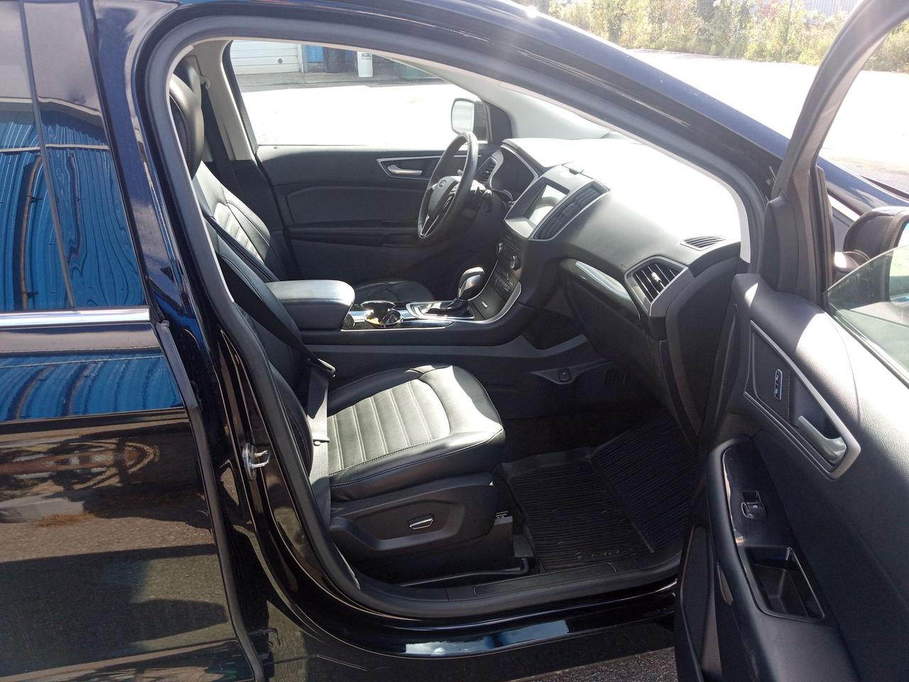 2018 Ford Edge SEL Photo