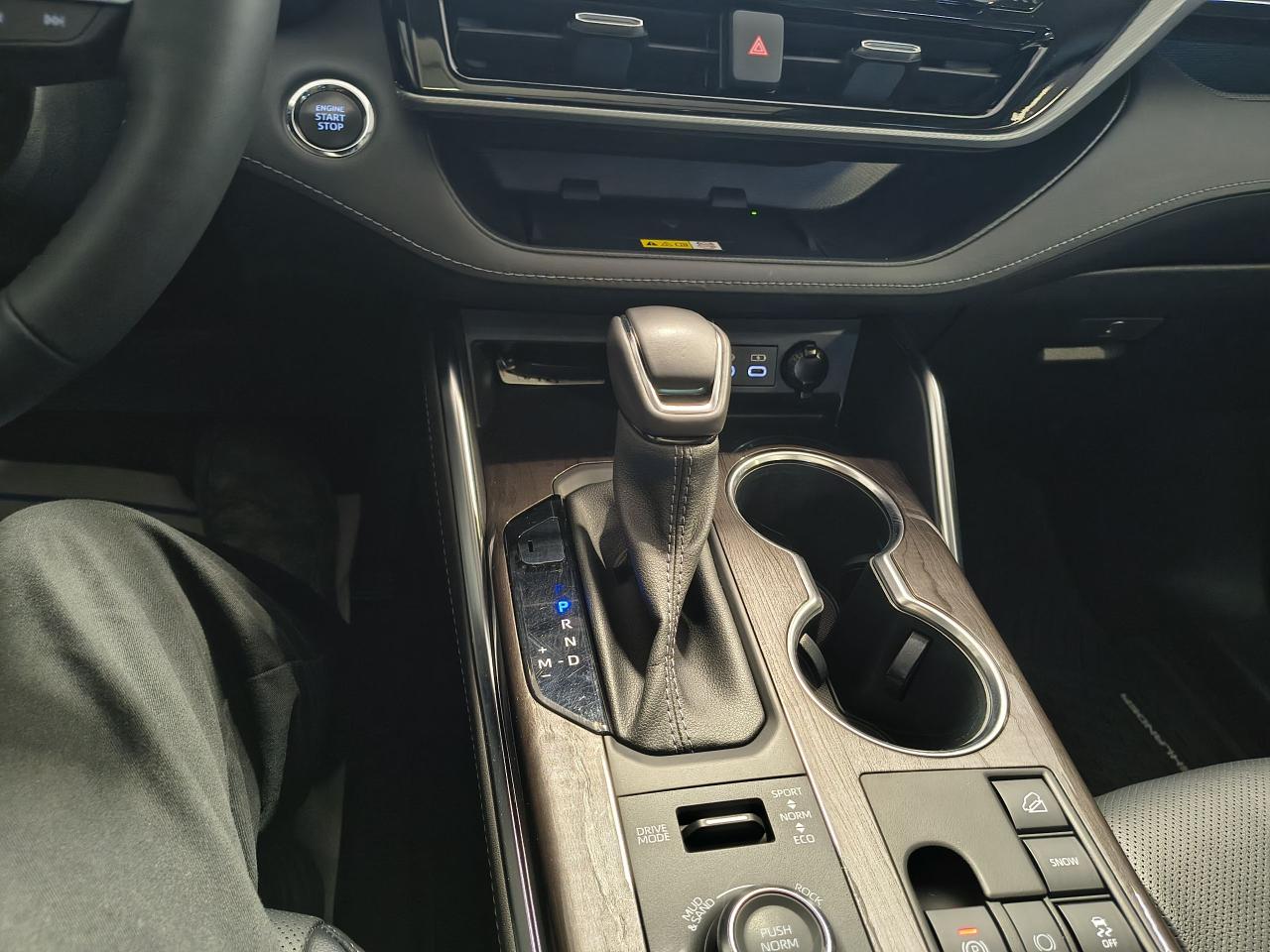 2023 Toyota Highlander Plantinum AWD Photo0
