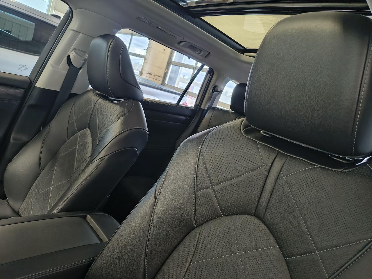 2023 Toyota Highlander Plantinum AWD Photo0