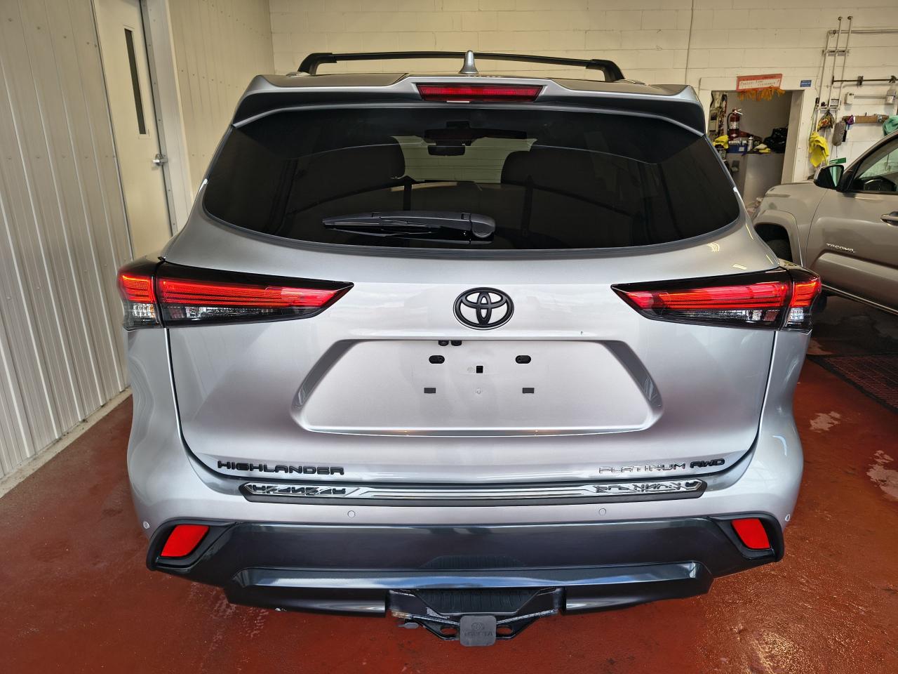 2023 Toyota Highlander Plantinum AWD Photo0