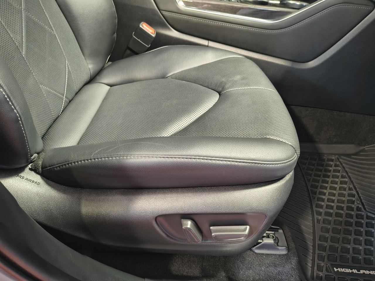 2023 Toyota Highlander Plantinum AWD Photo0