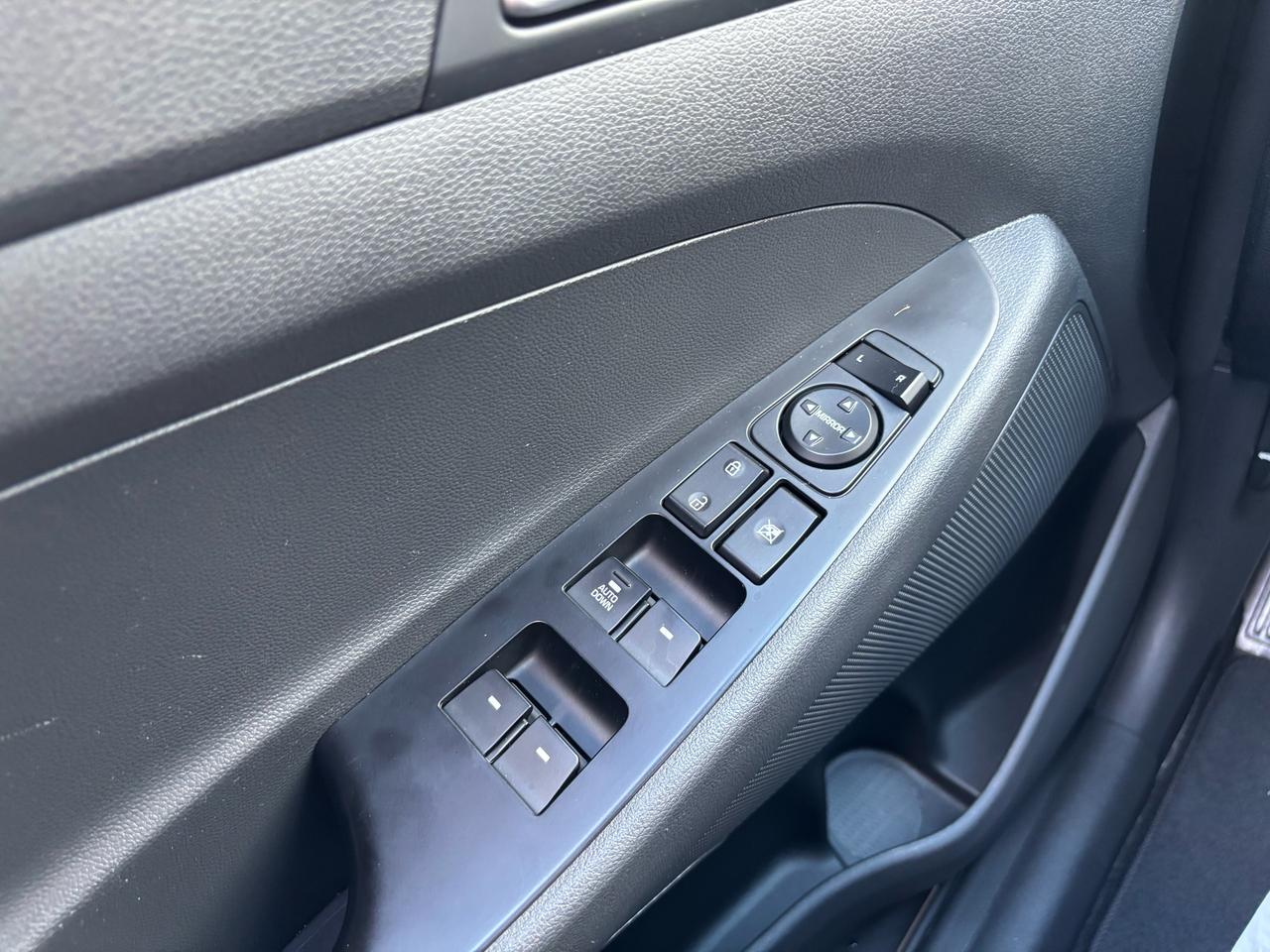 2019 Hyundai Tucson Essential ** AWD, LKA, CARPLAY ** Photo