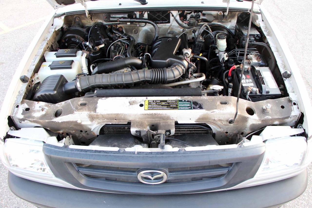 2004 Mazda B-Series SX - Photo #10
