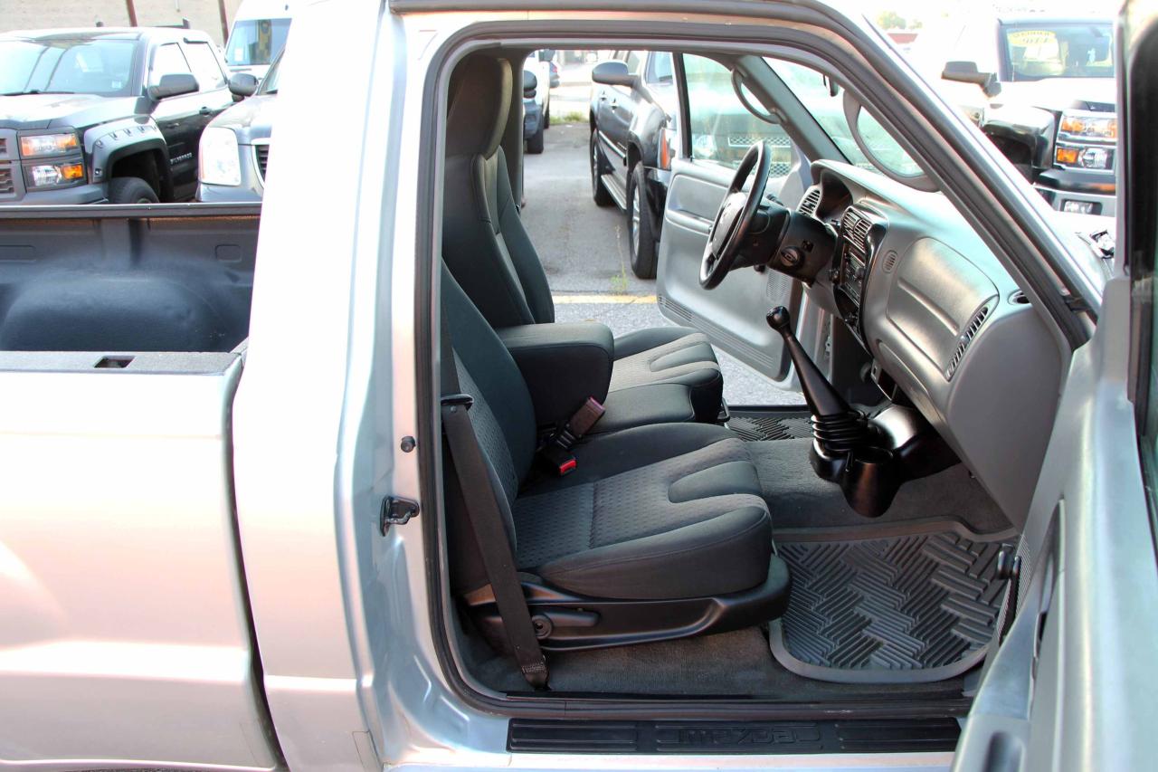 2004 Mazda B-Series SX - Photo #14