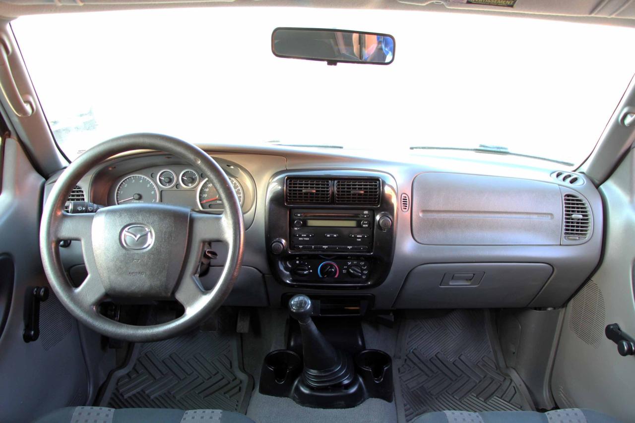 2004 Mazda B-Series SX - Photo #18
