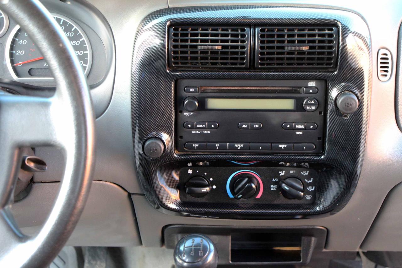 2004 Mazda B-Series SX - Photo #21