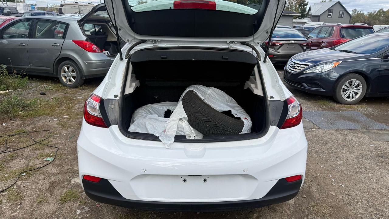 2017 Chevrolet Cruze LT Photo4