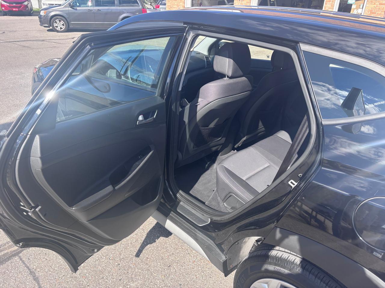 2018 Hyundai Tucson AWD HEATED SEATS BACKUP CAM! - Photo #11