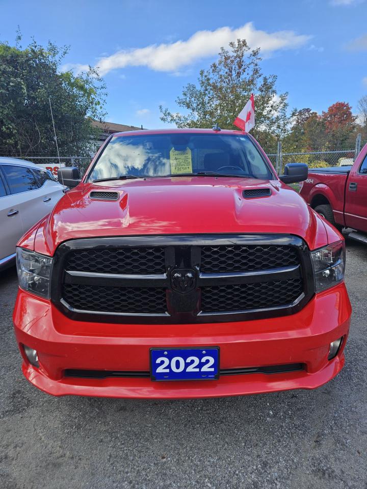 2022 RAM 1500 Classic EXPRESS - Photo #3