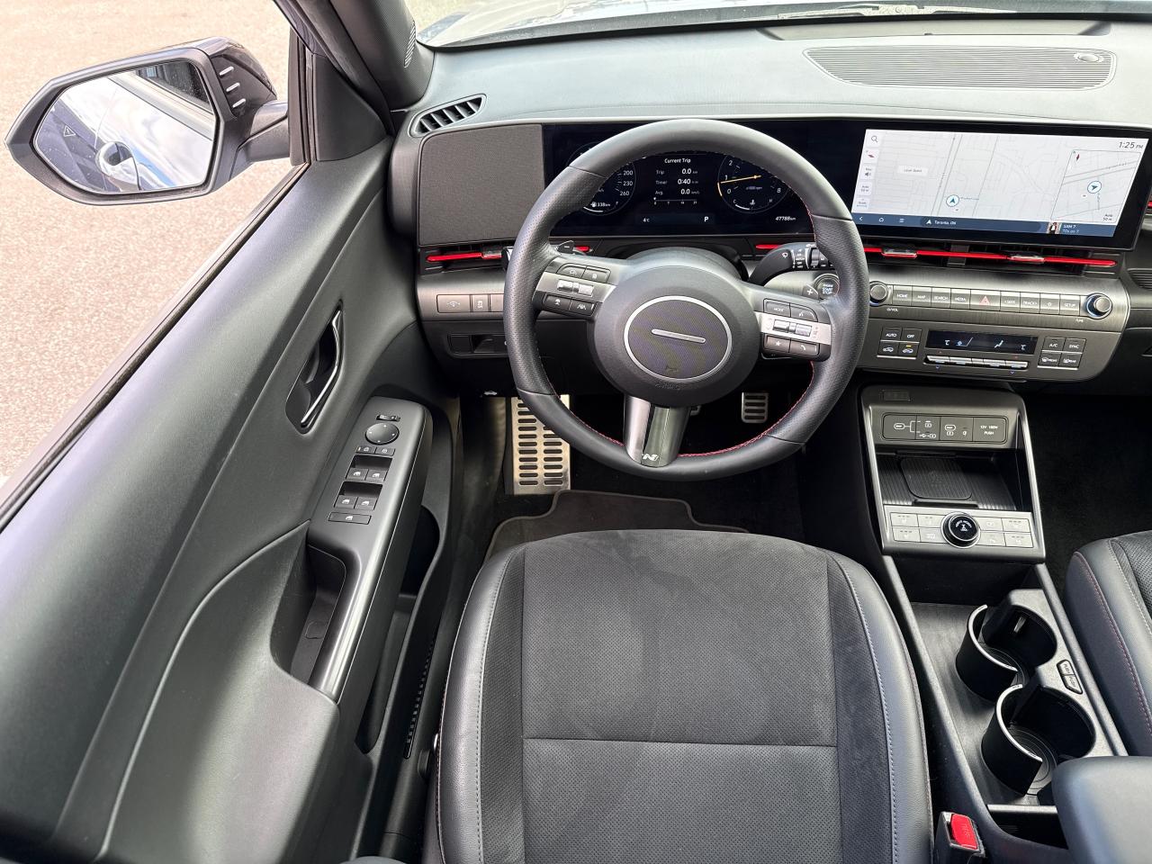 2024 Hyundai KONA 1.6T N Line Ultimate w/Two-Tone Roof Photo