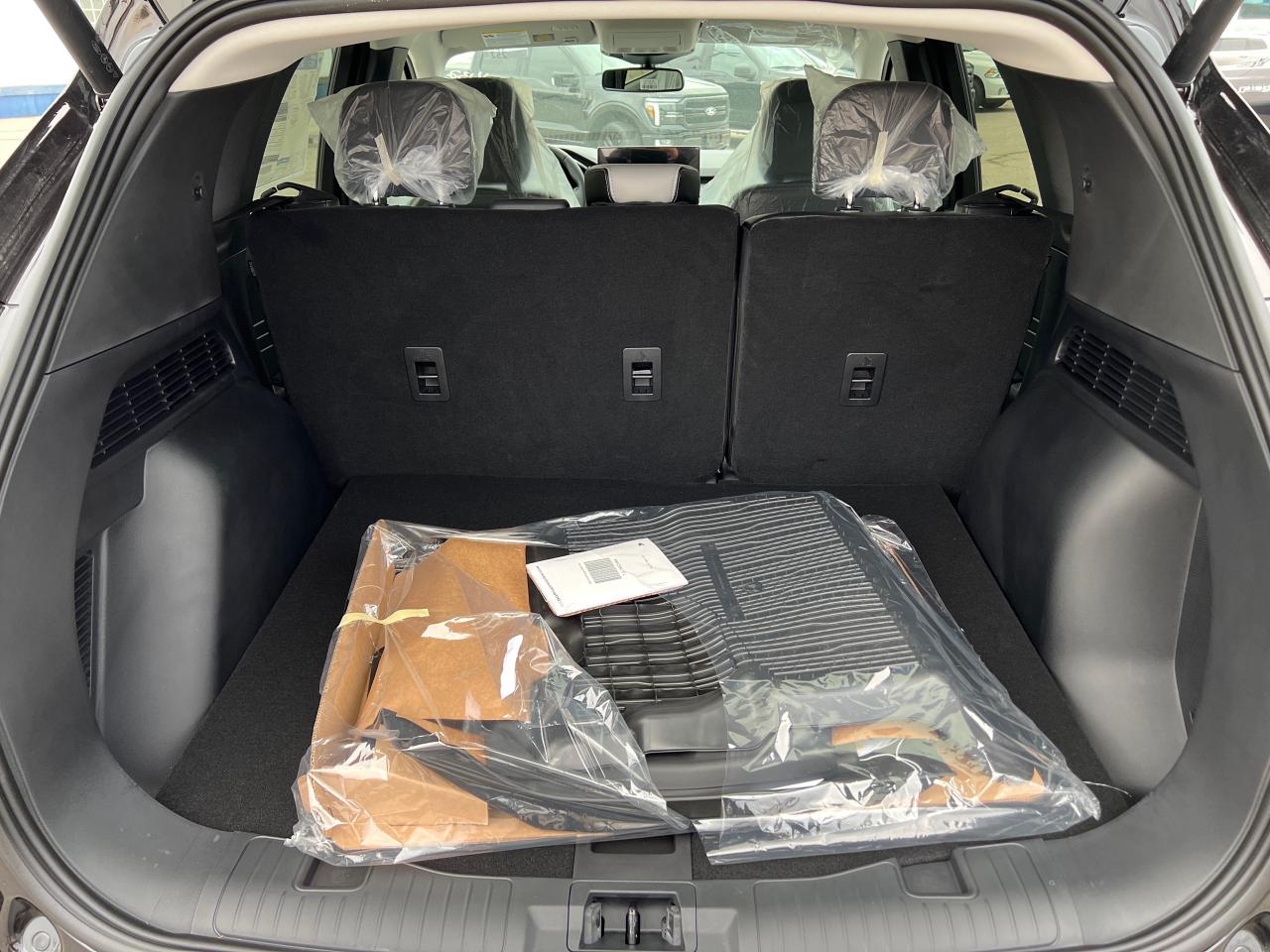 2026 Ford Escape Platinum Photo