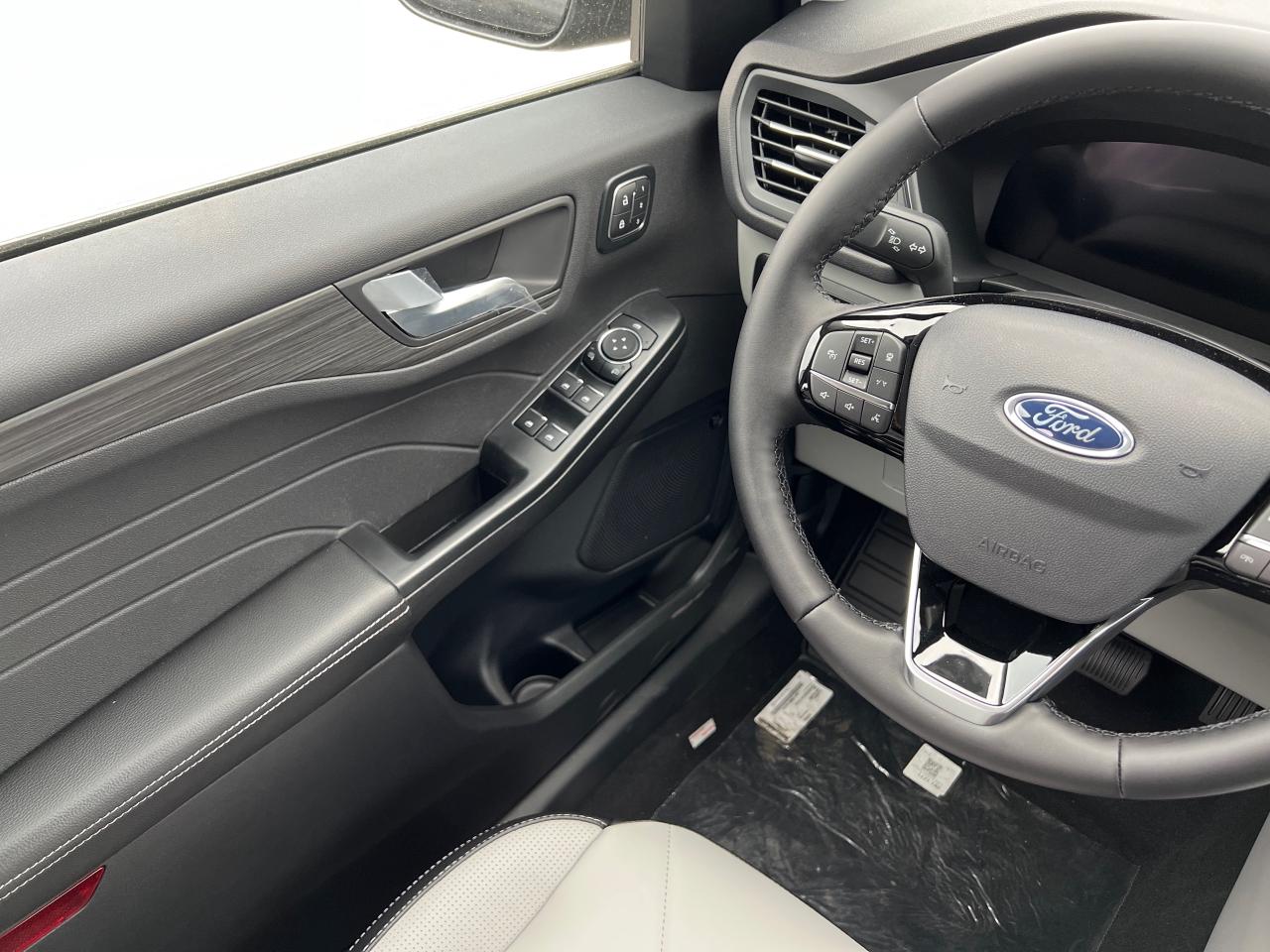 2026 Ford Escape Platinum Photo